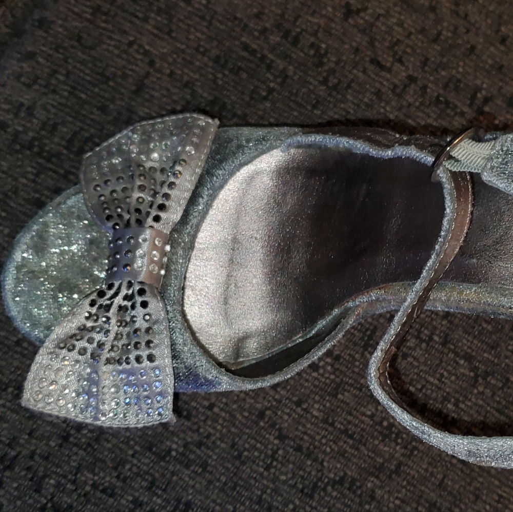 Velvet bow heel - Picture 2 of 3